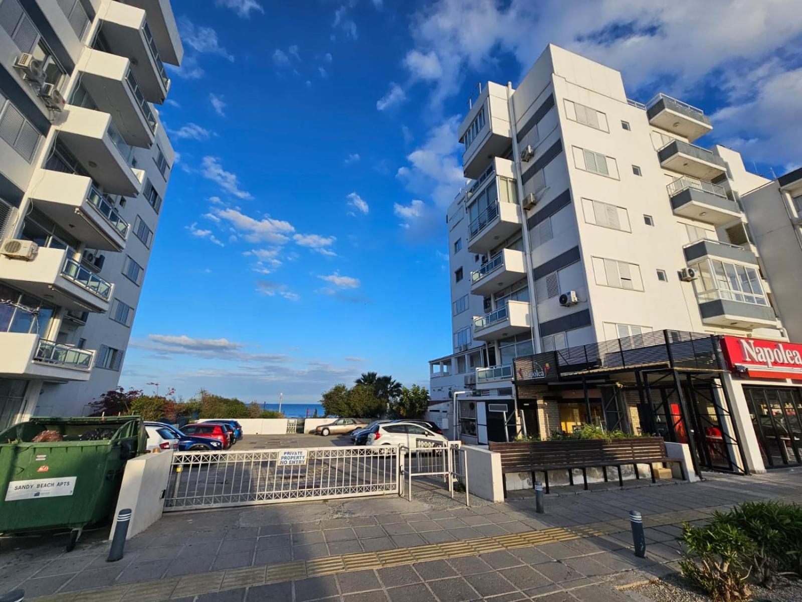 Makenzy Sandy Beachfront Paradise Larnaca Ngoại thất bức ảnh