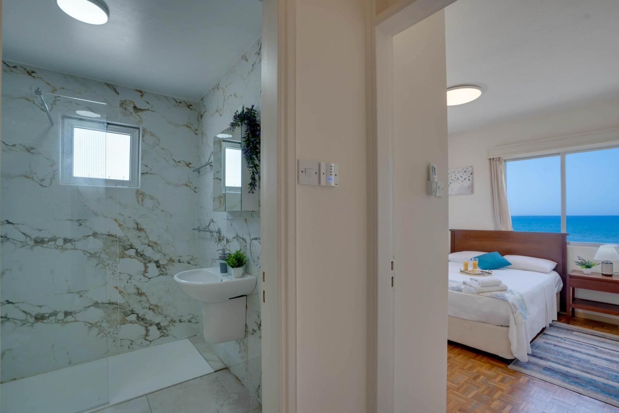 Makenzy Sandy Beachfront Paradise Larnaca Ngoại thất bức ảnh