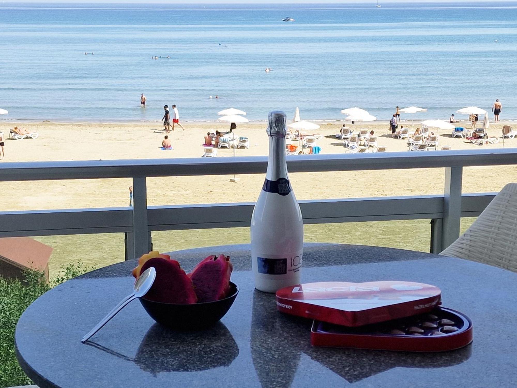 Makenzy Sandy Beachfront Paradise Larnaca Ngoại thất bức ảnh