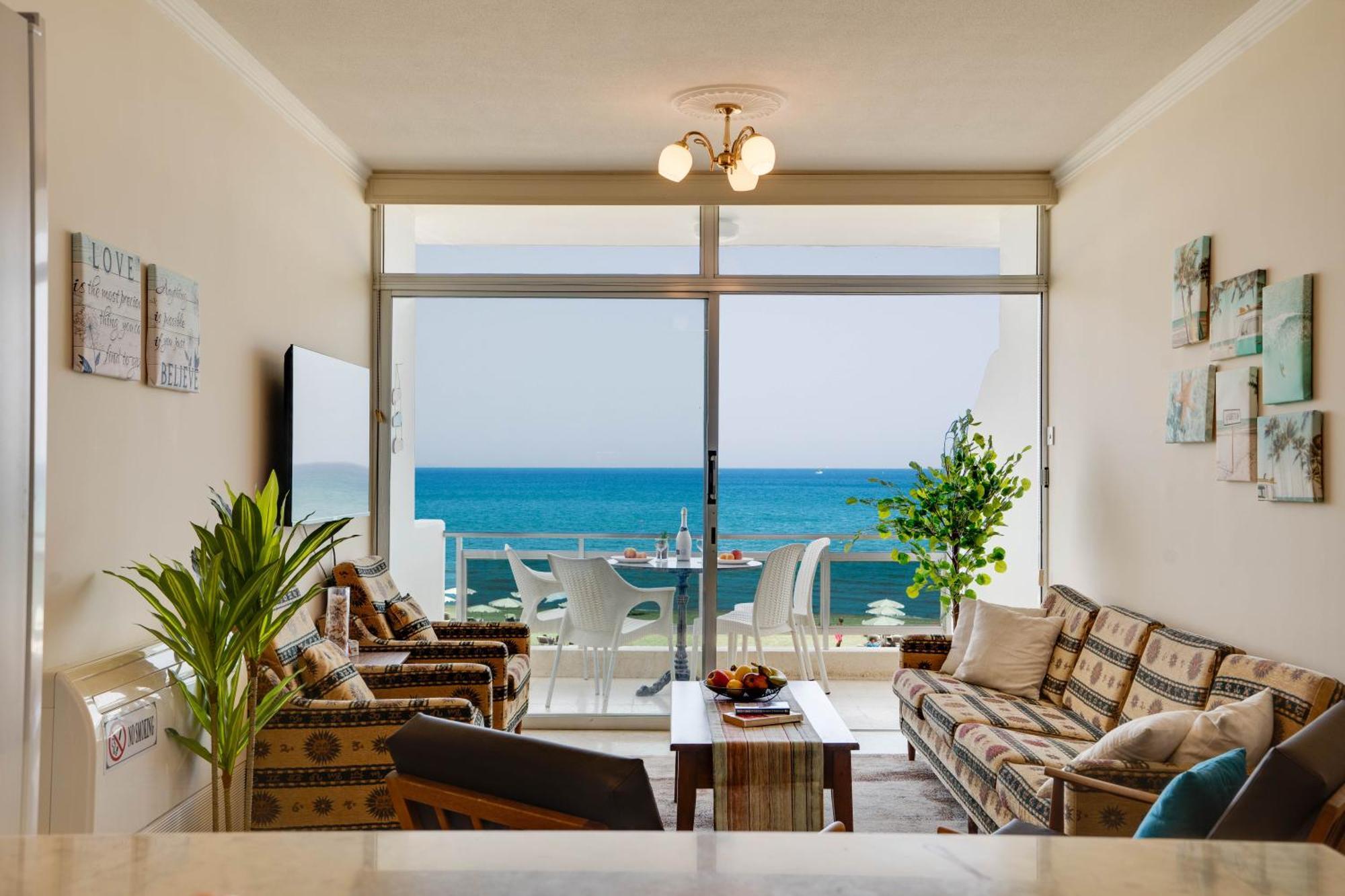 Makenzy Sandy Beachfront Paradise Larnaca Ngoại thất bức ảnh